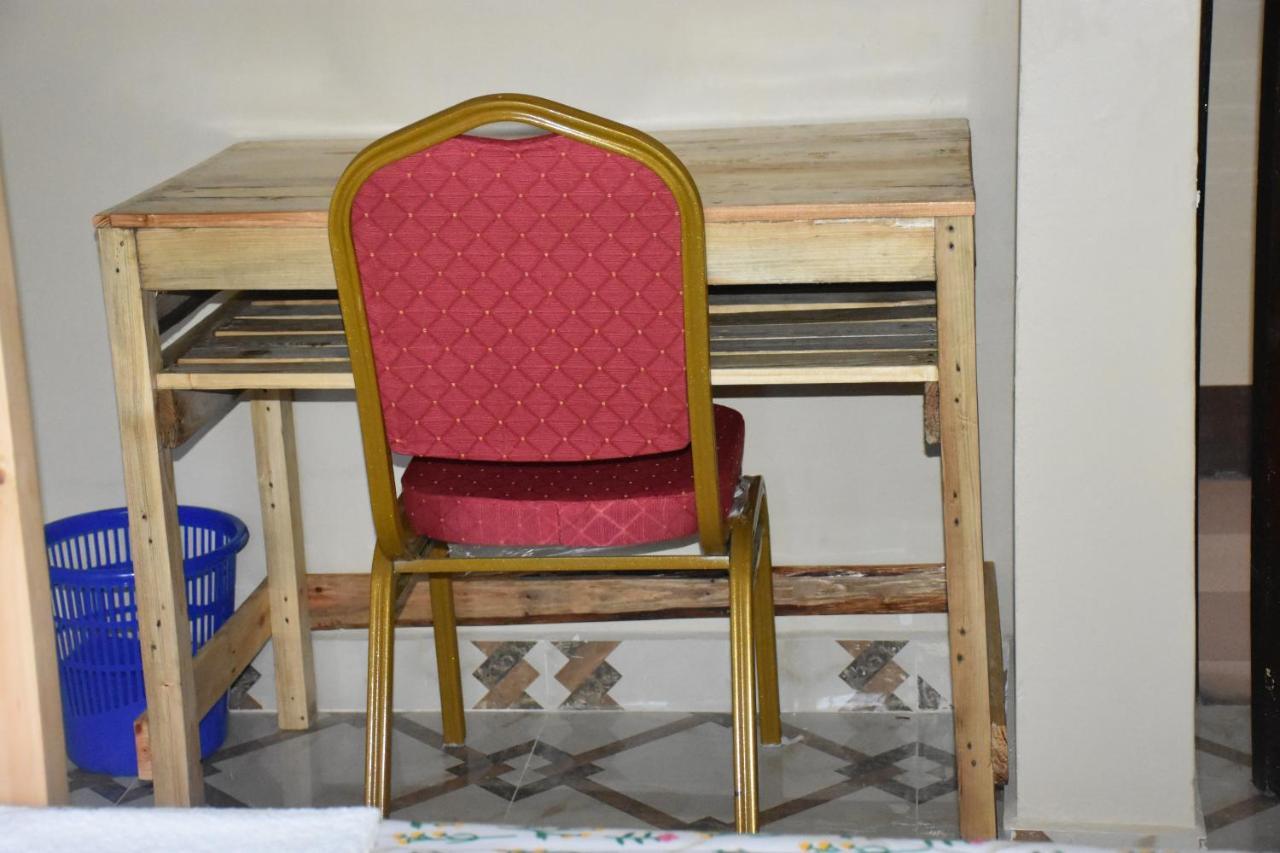 L&J Modern Backpackers Kinondoni Bed and Breakfast Dar es Salaam Eksteriør billede