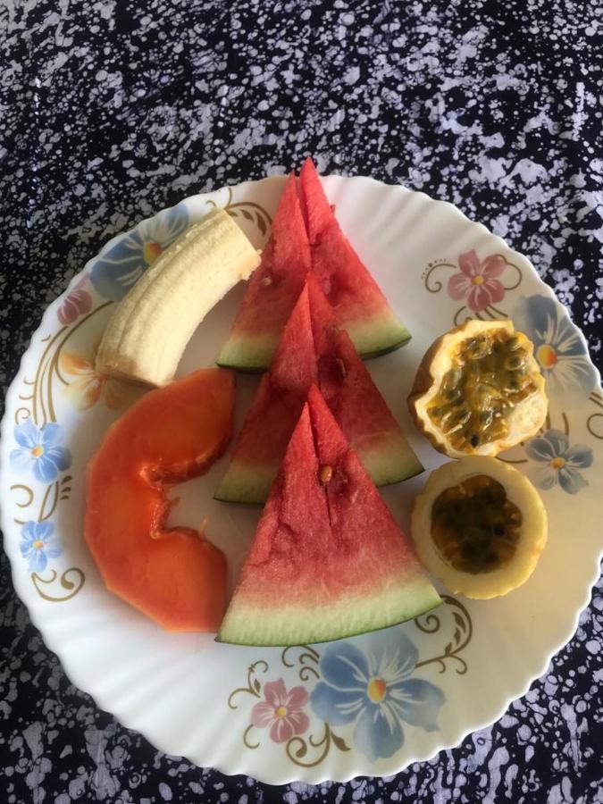 L&J Modern Backpackers Kinondoni Bed and Breakfast Dar es Salaam Eksteriør billede