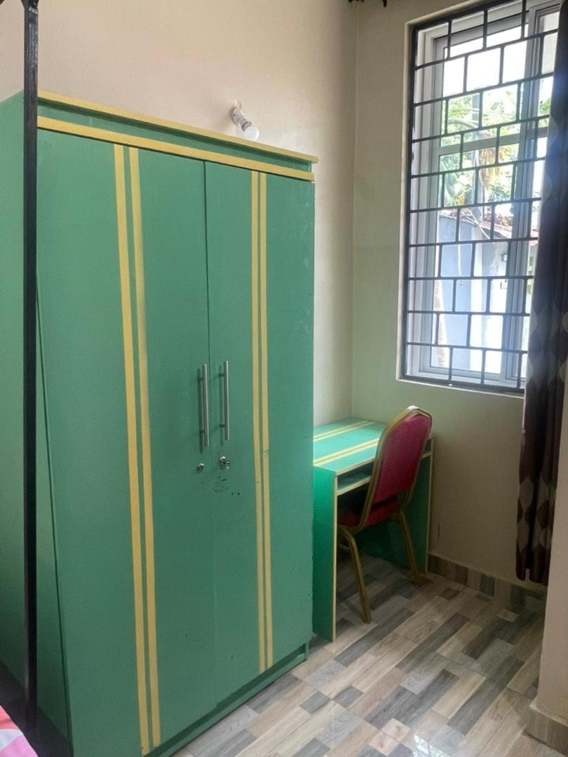 L&J Modern Backpackers Kinondoni Bed and Breakfast Dar es Salaam Værelse billede